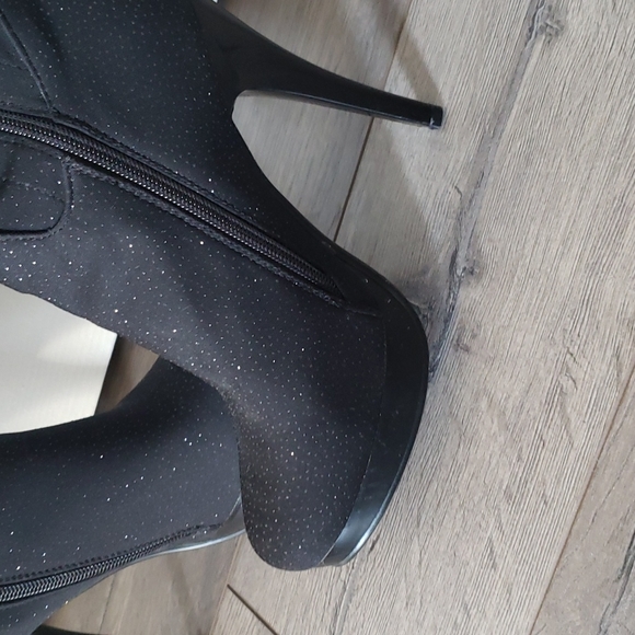 Overknee  sparkling black material boots - Picture 6 of 9